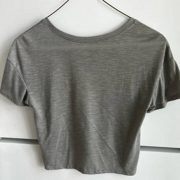 Women’s Gray Cropped Mickey Mouse Disney T-Shirt! - Picture 2 of 6